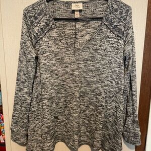 Knox Rose Black and Gray Long Sleeve Sweater Top